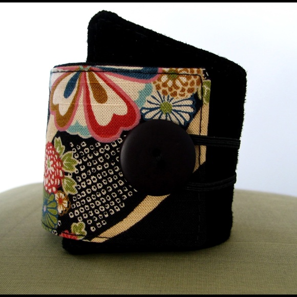Suede Cuff Bracelet with Japanese fabric design - Picture 1 of 3